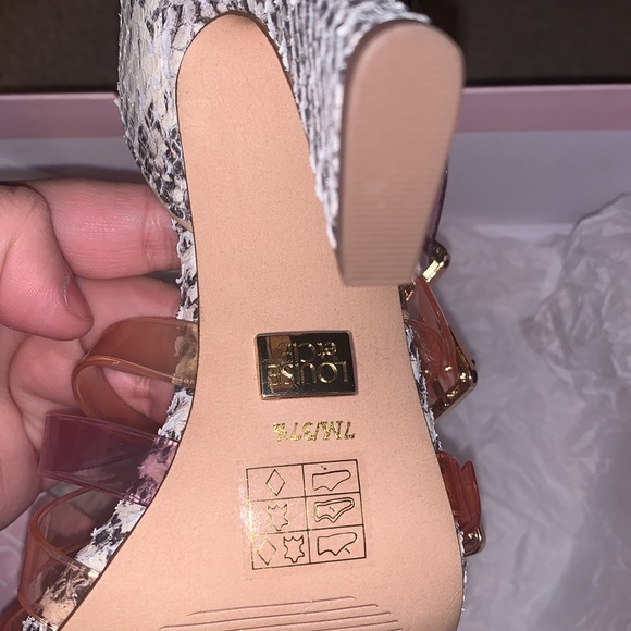 Louise et Cie Women's Isoldah Sandals sz 7  - Picture 13 of 15